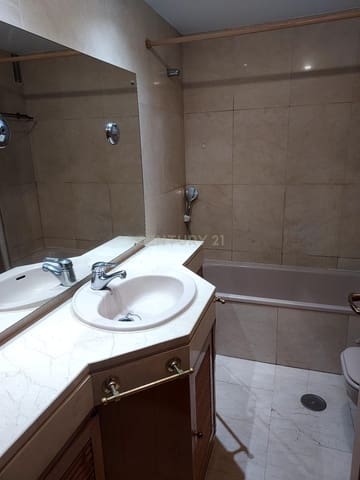 3 quarto Apartamento para arrendar em Canillas, Madrid cidade - 1 500 € (Ref: 9462689)