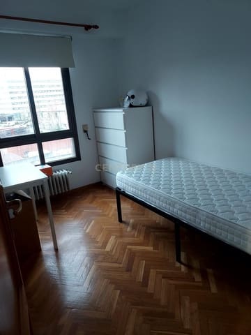3 quarto Apartamento para arrendar em Canillas, Madrid cidade - 1 500 € (Ref: 9462689)