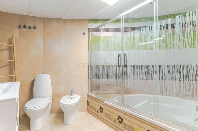 Finca/Casa Rural de 4 habitaciones en Motril en venta con piscina - 350.000 € (Ref: 9480832)