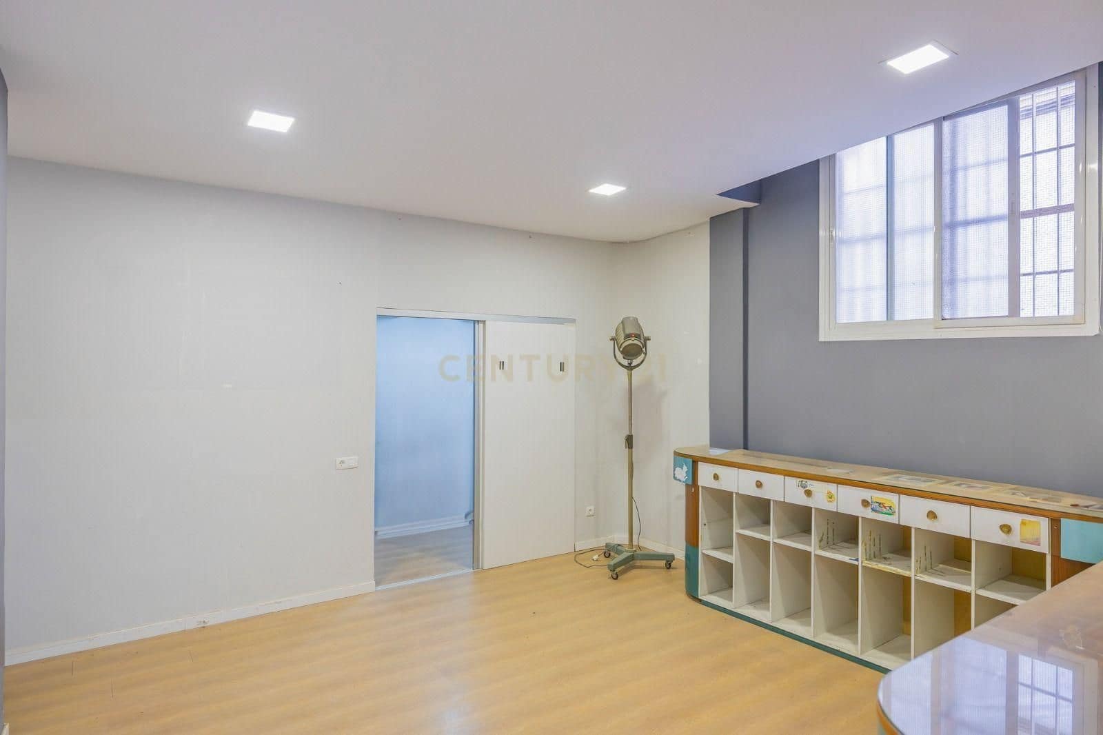 Kaupallinen myytävänä paikassa Motril - 143 000 € (Ref: 9481603)