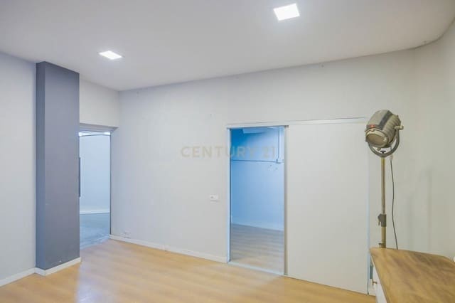 Kaupallinen myytävänä paikassa Motril - 143 000 € (Ref: 9481603)