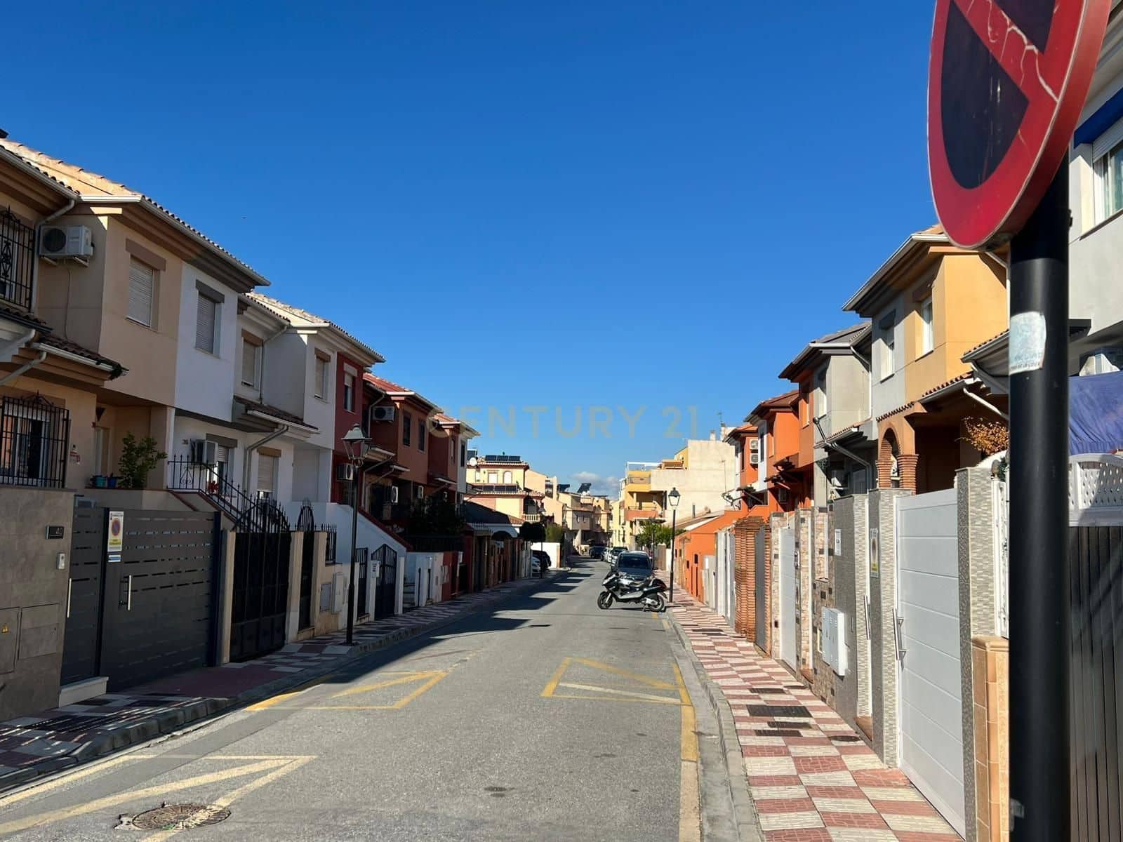 Casa de 3 habitaciones en Churriana de la Vega en venta - 169.500 € (Ref: 9482213)