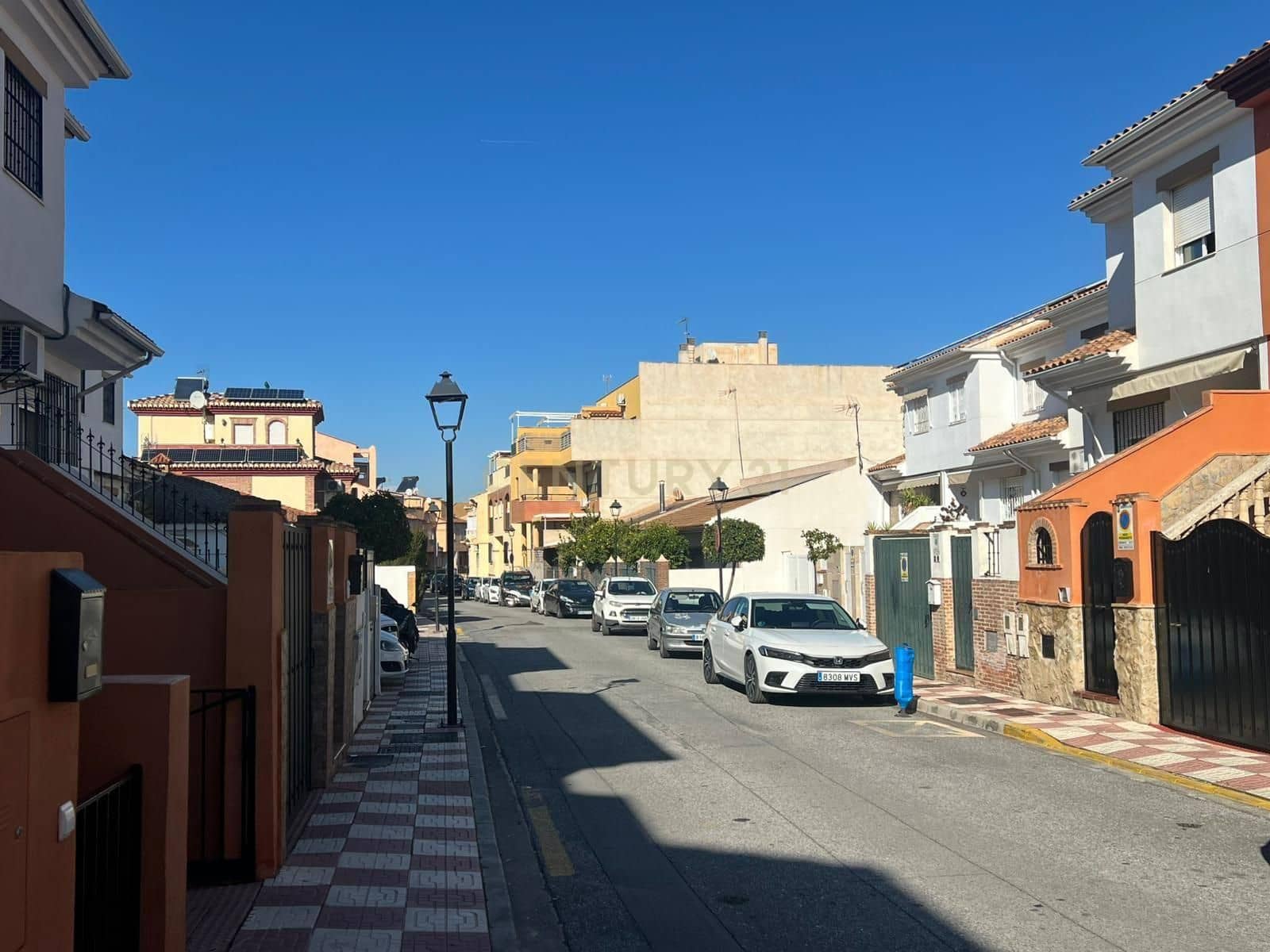 Casa de 3 habitaciones en Churriana de la Vega en venta - 169.500 € (Ref: 9482213)