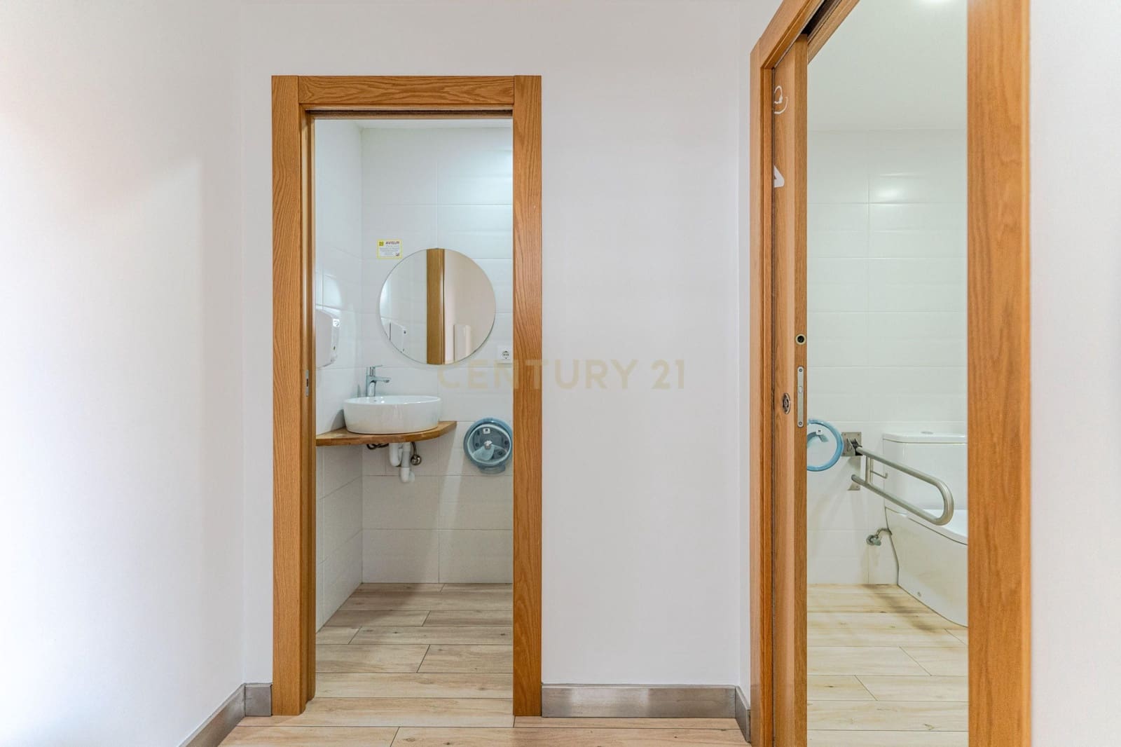 Kommersiell til salgs i Motril - € 220 000 (Ref: 9486486)