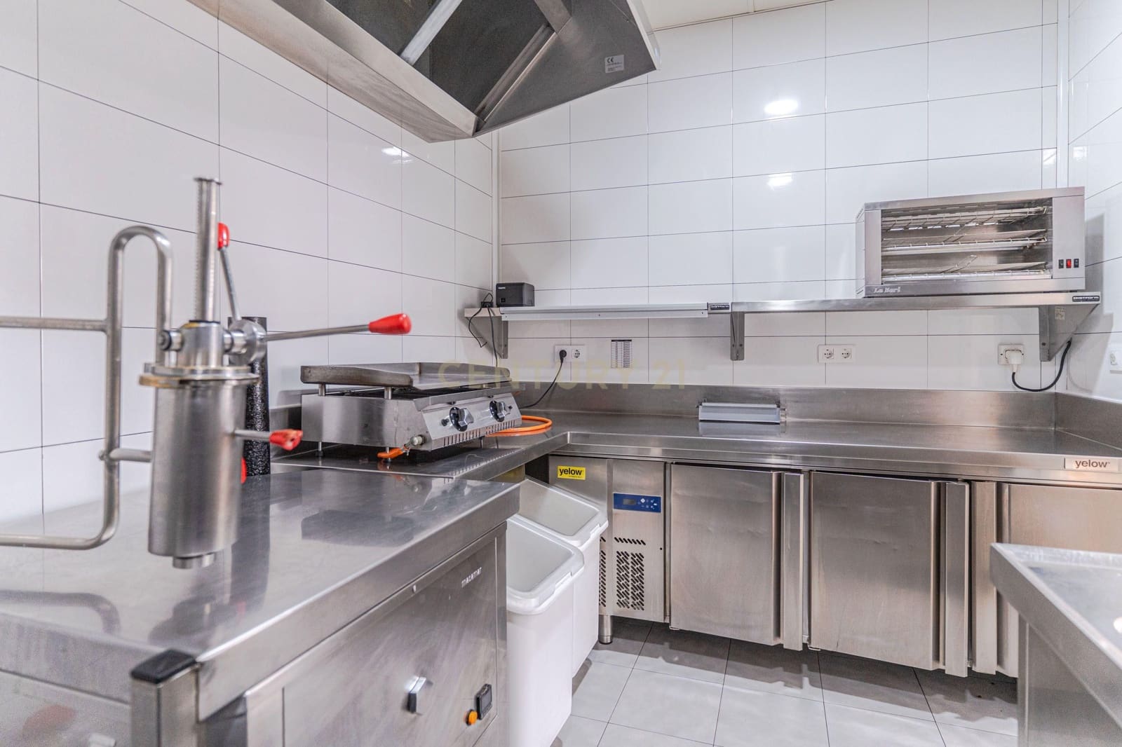 Kommersiell til salgs i Motril - € 220 000 (Ref: 9486486)