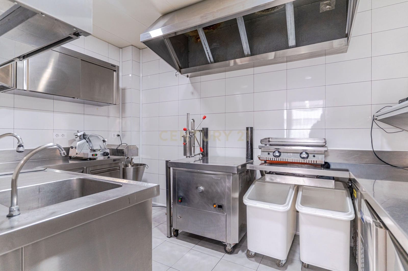 Kommersiell til salgs i Motril - € 220 000 (Ref: 9486486)