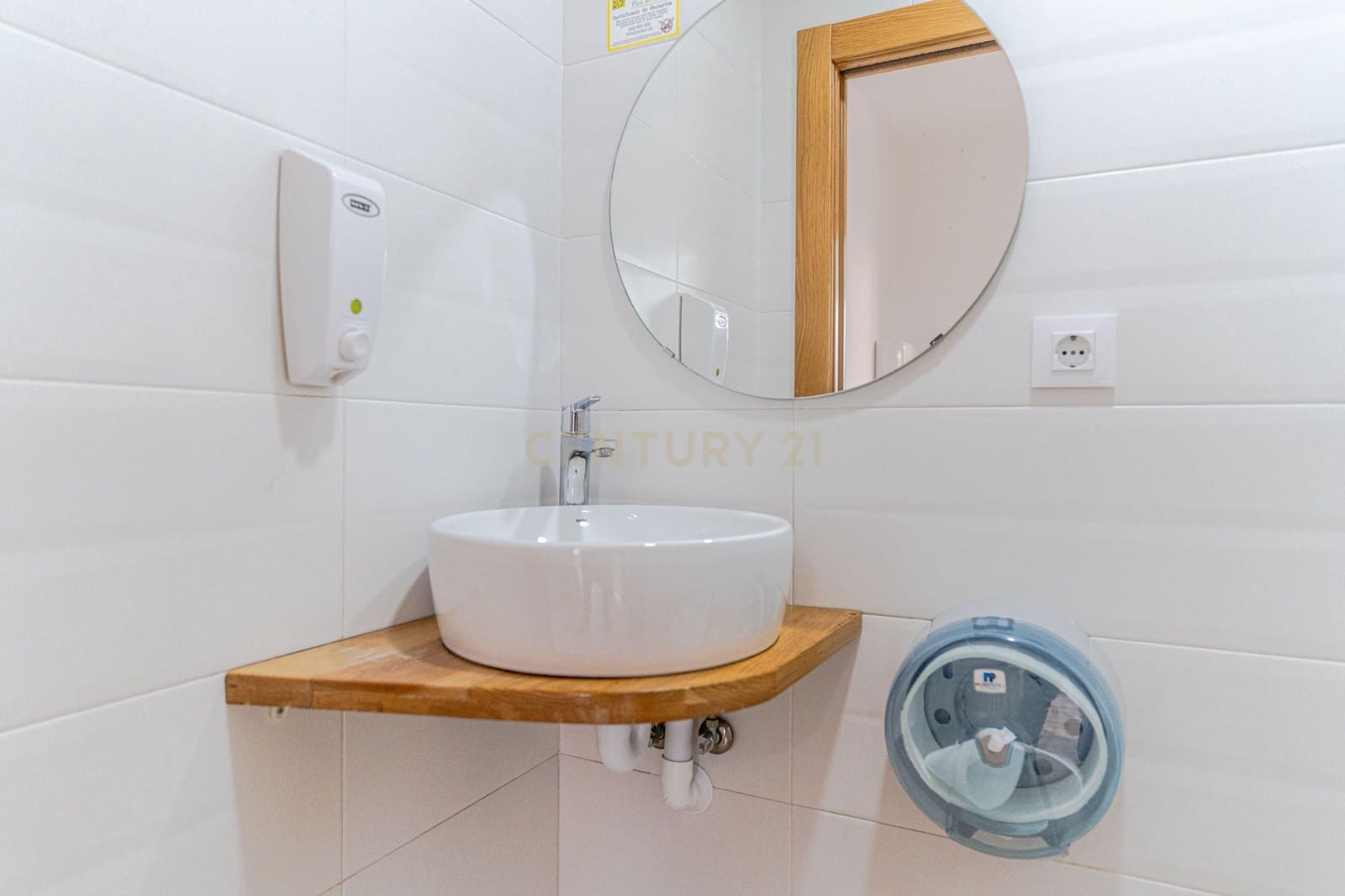 Kommersiell til salgs i Motril - € 220 000 (Ref: 9486486)