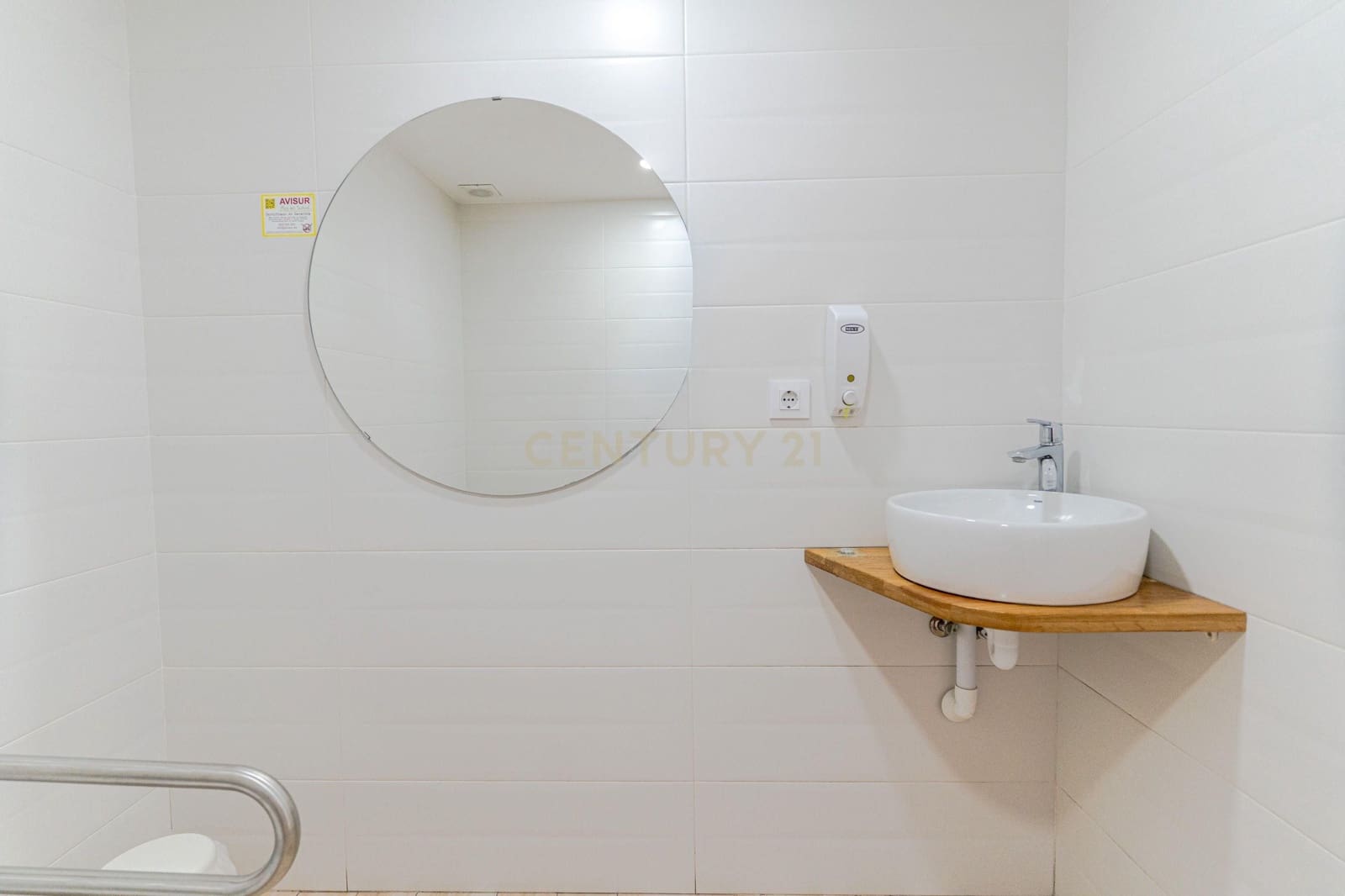 Kommersiell til salgs i Motril - € 220 000 (Ref: 9486486)