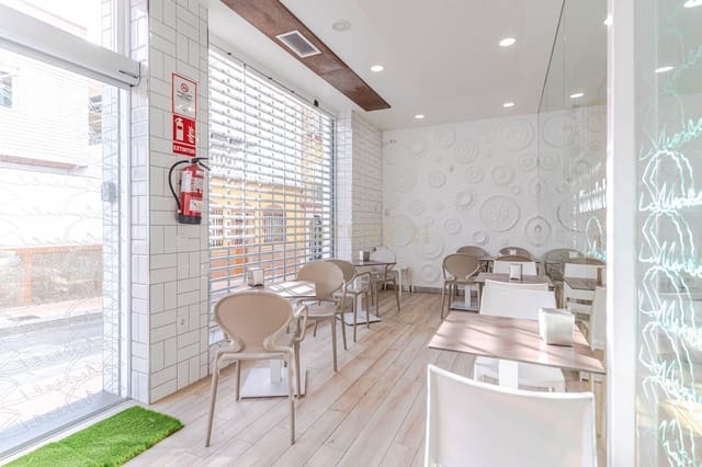 Commercieel te koop in Motril - € 220.000 (Ref: 9486486)