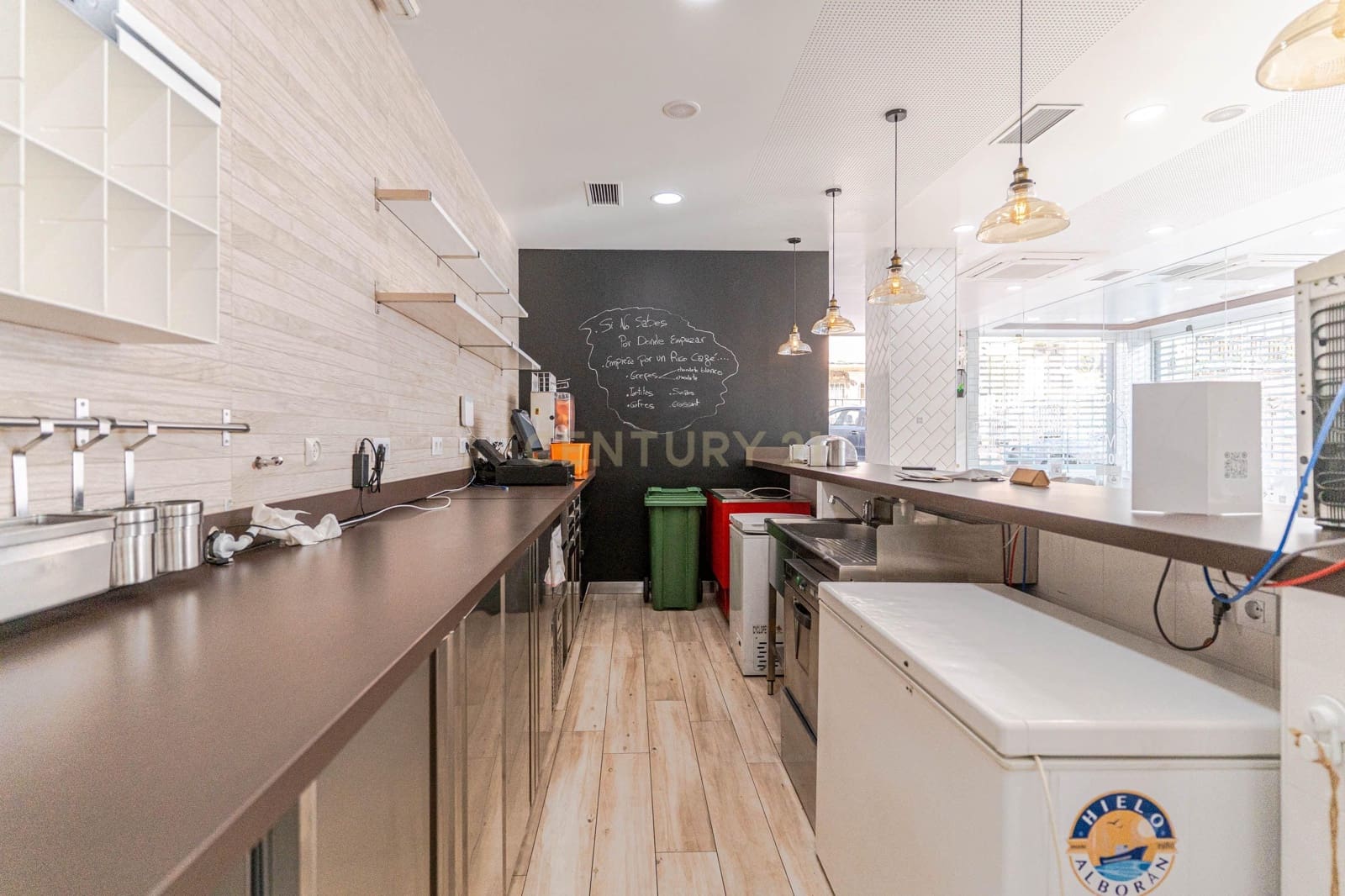 Kommersiell til salgs i Motril - € 220 000 (Ref: 9486486)