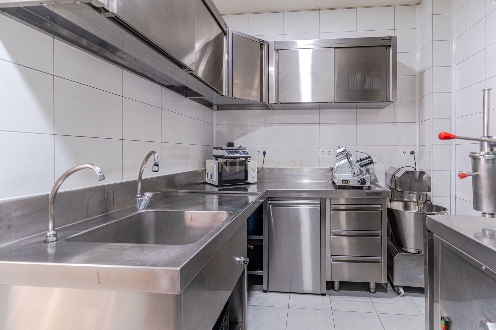 Kommersiell til salgs i Motril - € 220 000 (Ref: 9486486)