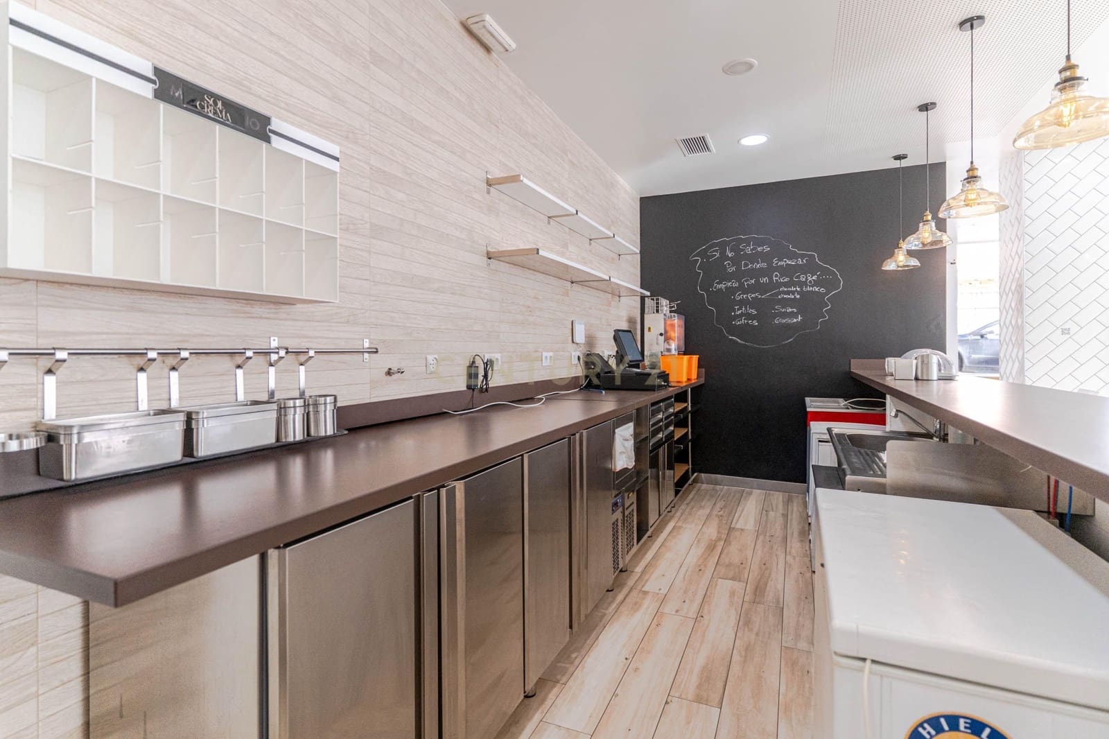 Kommersiell til salgs i Motril - € 220 000 (Ref: 9486486)