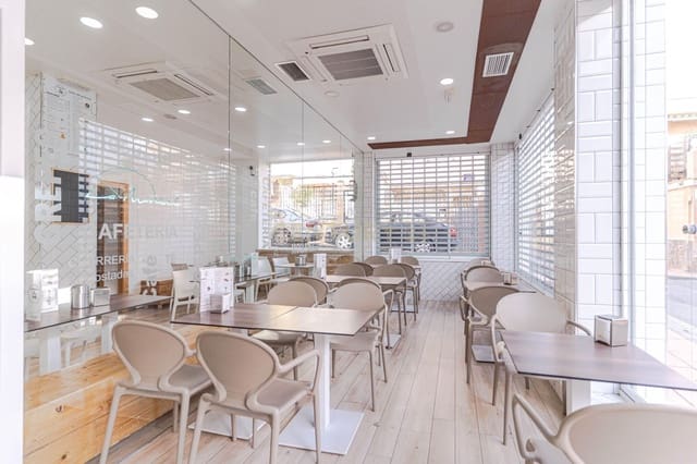 Commercieel te koop in Motril - € 220.000 (Ref: 9486486)