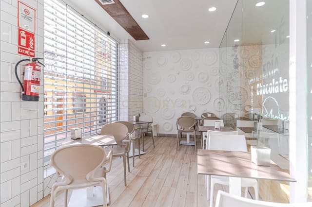 Commercieel te koop in Motril - € 220.000 (Ref: 9486486)