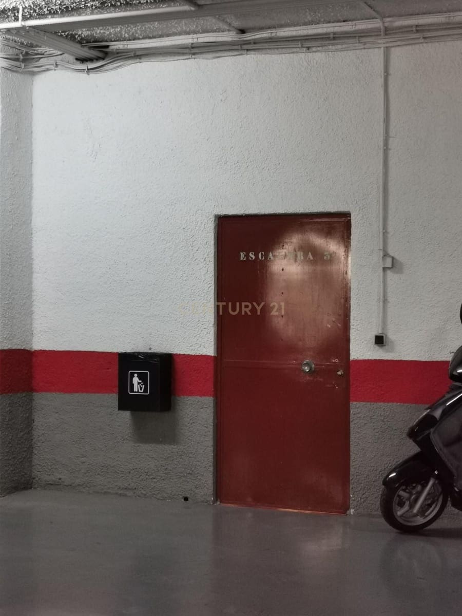 4 soveværelse Lejlighed til salg i Granada by med swimmingpool - € 375.000 (Ref: 9487155)