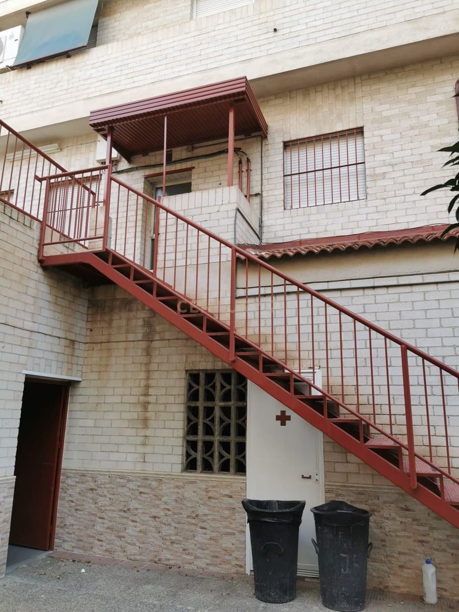 4 soveværelse Lejlighed til salg i Granada by med swimmingpool - € 375.000 (Ref: 9487155)