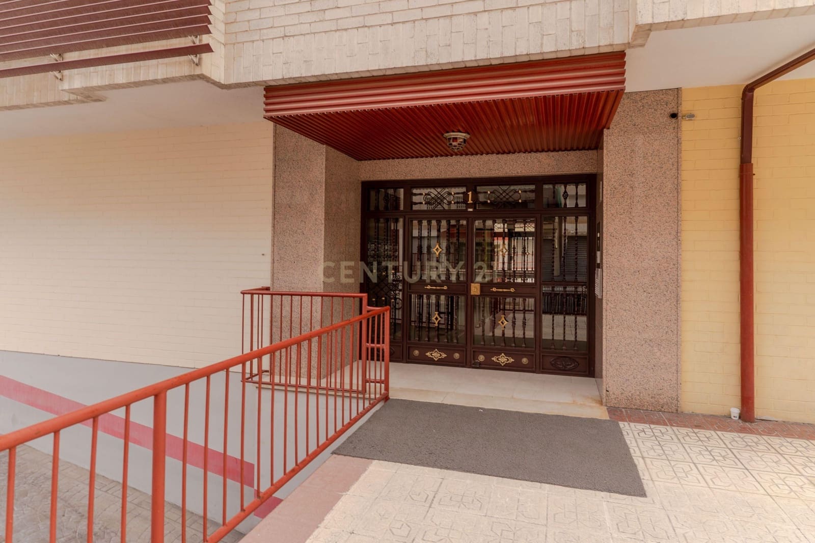 4 soveværelse Lejlighed til salg i Granada by med swimmingpool - € 375.000 (Ref: 9487155)