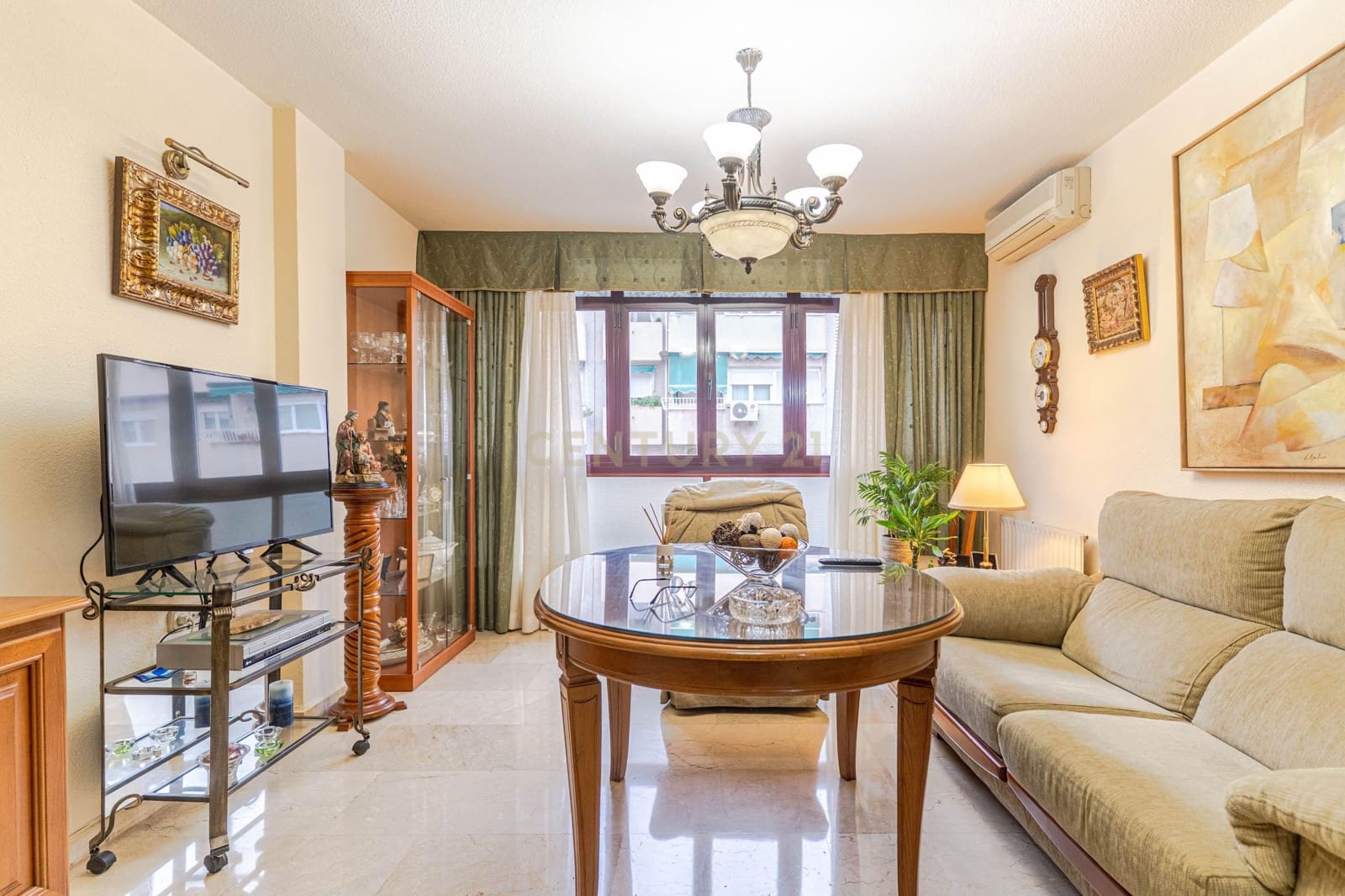 4 soveværelse Lejlighed til salg i Granada by med swimmingpool - € 375.000 (Ref: 9487155)