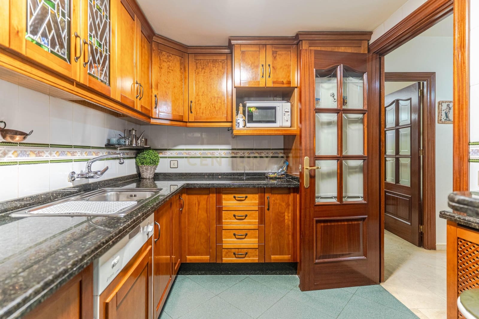 4 soveværelse Lejlighed til salg i Granada by med swimmingpool - € 375.000 (Ref: 9487155)