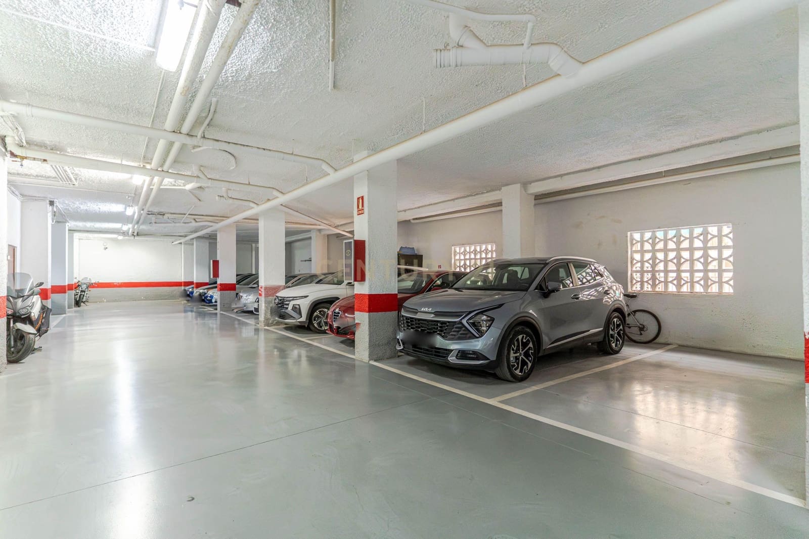 4 soveværelse Lejlighed til salg i Granada by med swimmingpool - € 375.000 (Ref: 9487155)