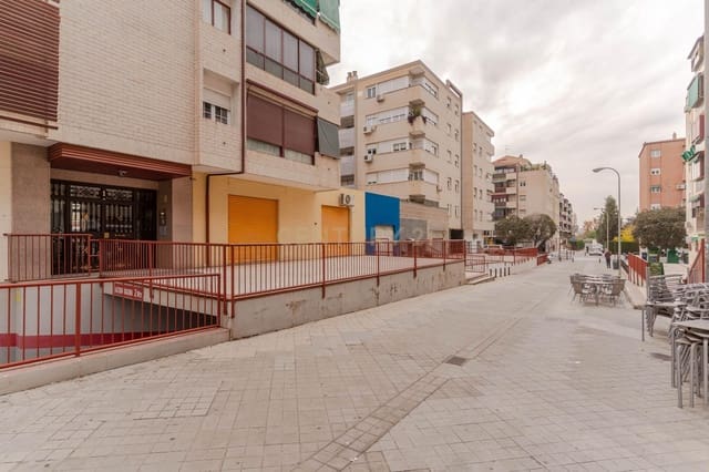 4 soveværelse Lejlighed til salg i Figares, Granada by med swimmingpool - € 375.000 (Ref: 9487155)