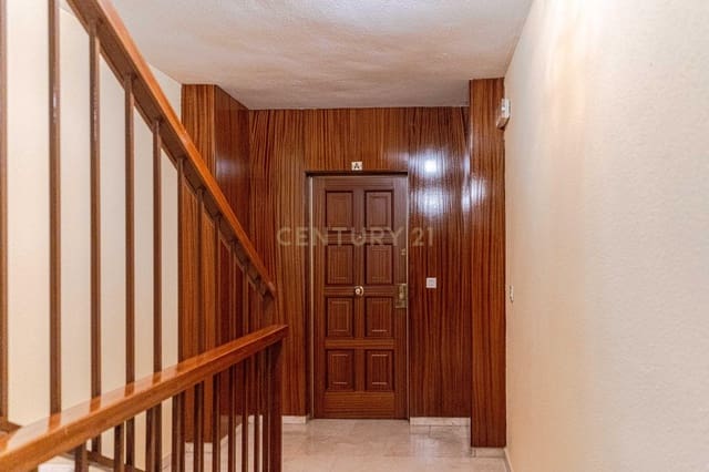 4 soveværelse Lejlighed til salg i Figares, Granada by med swimmingpool - € 375.000 (Ref: 9487155)