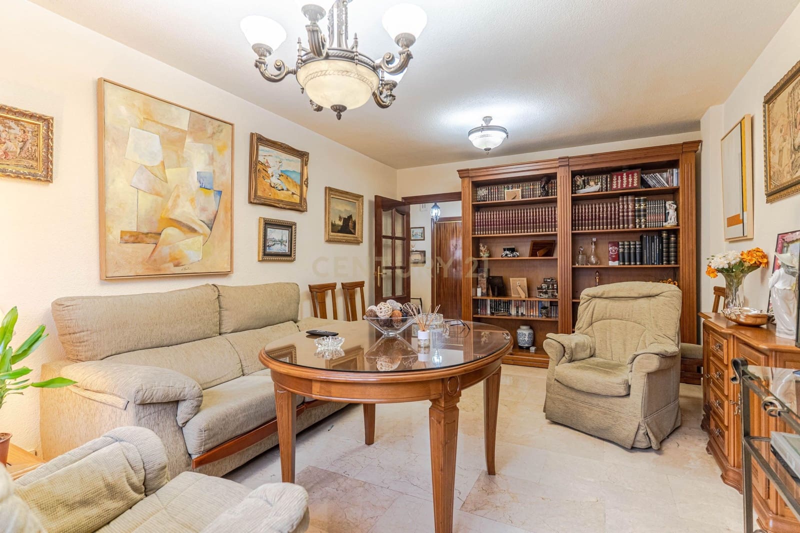 4 soveværelse Lejlighed til salg i Granada by med swimmingpool - € 375.000 (Ref: 9487155)