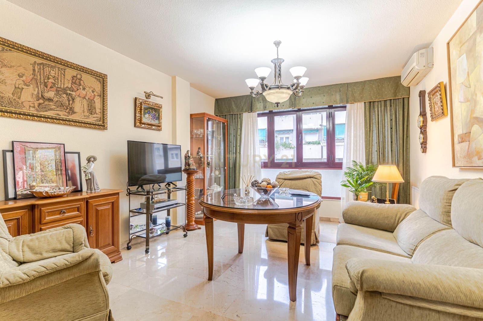 4 soveværelse Lejlighed til salg i Granada by med swimmingpool - € 375.000 (Ref: 9487155)