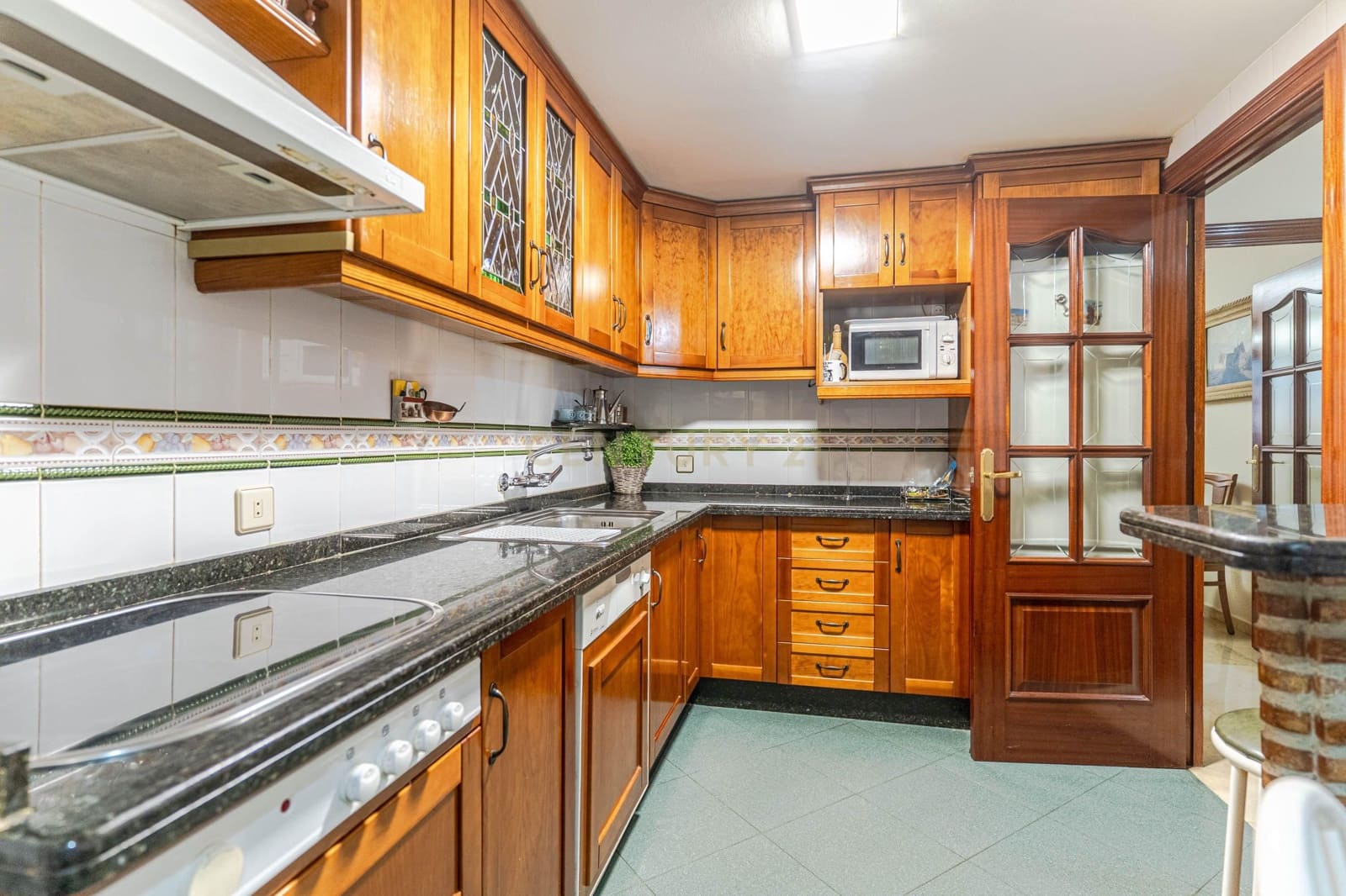 4 soveværelse Lejlighed til salg i Granada by med swimmingpool - € 375.000 (Ref: 9487155)