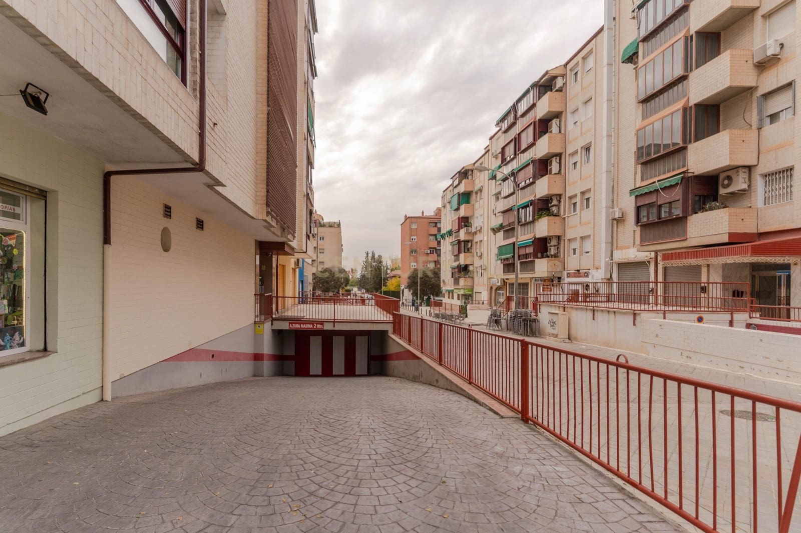 4 soveværelse Lejlighed til salg i Granada by med swimmingpool - € 375.000 (Ref: 9487155)