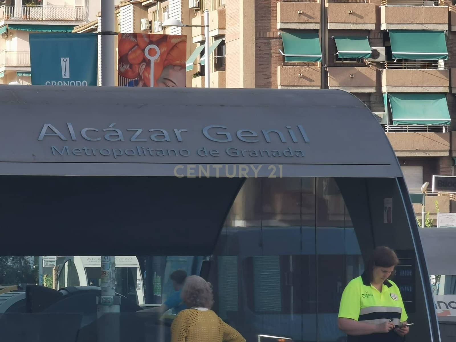 4 soveværelse Lejlighed til salg i Granada by med swimmingpool - € 375.000 (Ref: 9487155)