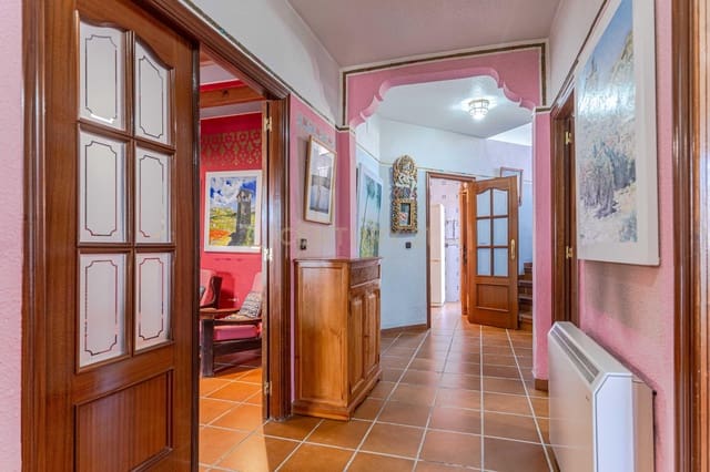 Chalet de 5 habitaciones en Illora en venta con piscina garaje - 260.000 € (Ref: 9487156)