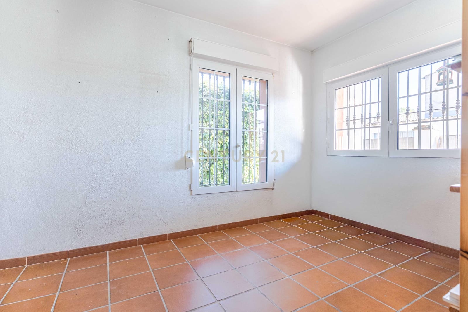 Chalet de 5 habitaciones en Illora en venta con piscina garaje - 260.000 € (Ref: 9487156)