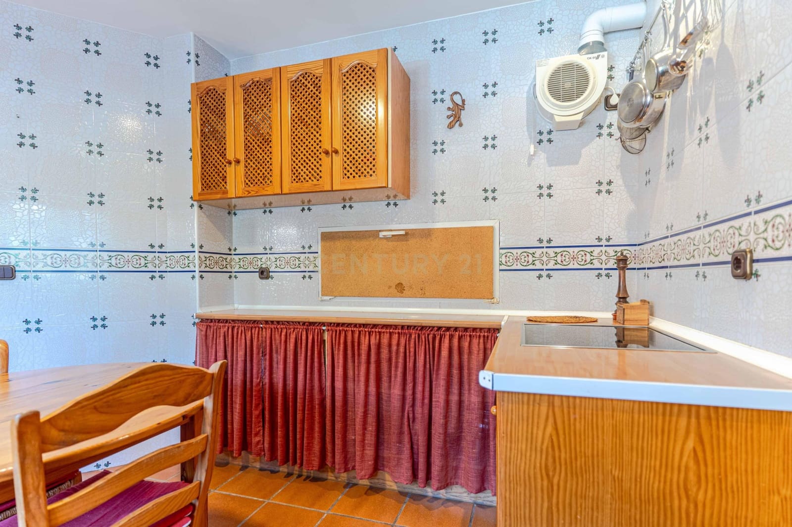 Chalet de 5 habitaciones en Illora en venta con piscina garaje - 260.000 € (Ref: 9487156)