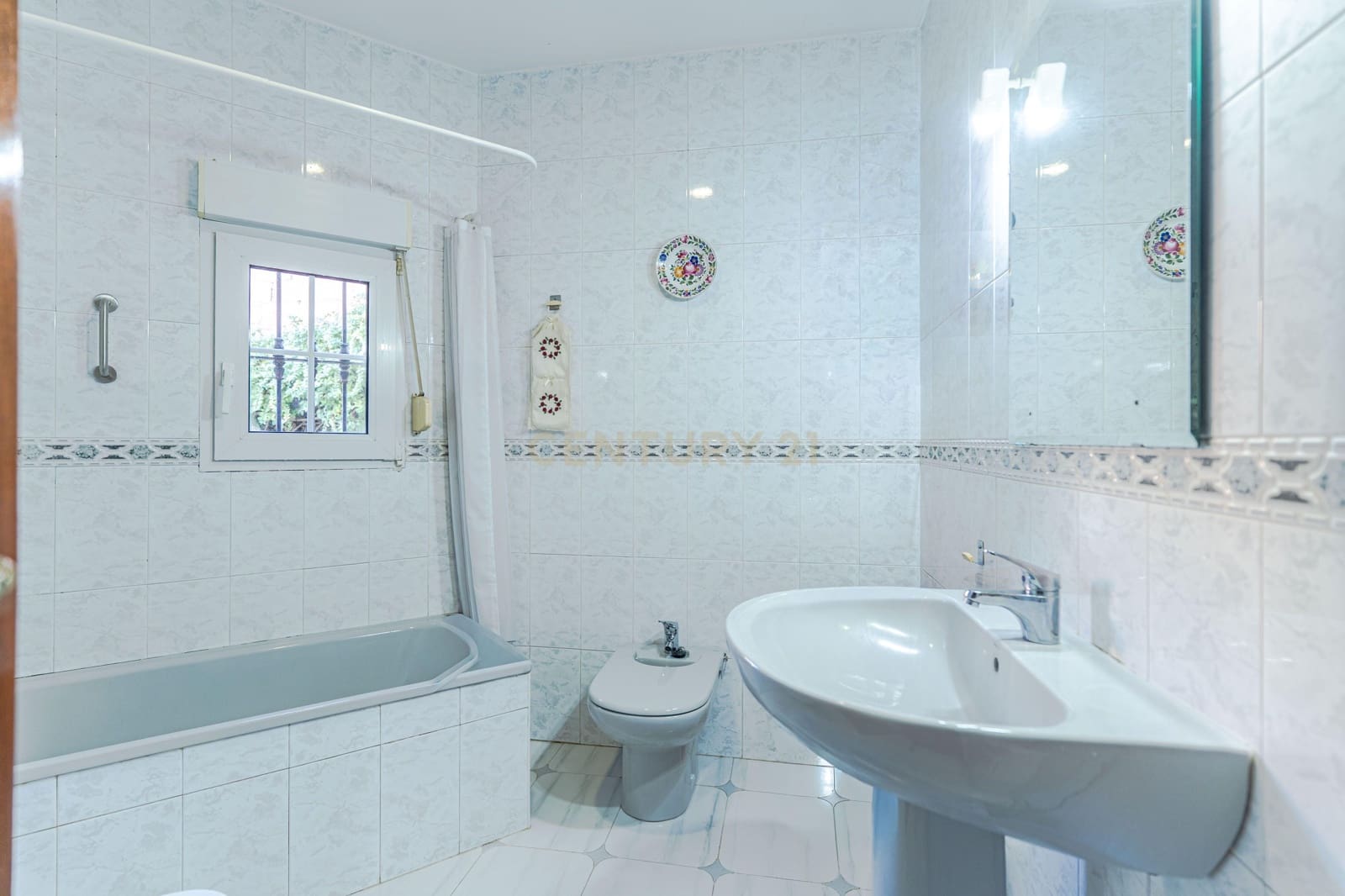 Chalet de 5 habitaciones en Illora en venta con piscina garaje - 260.000 € (Ref: 9487156)