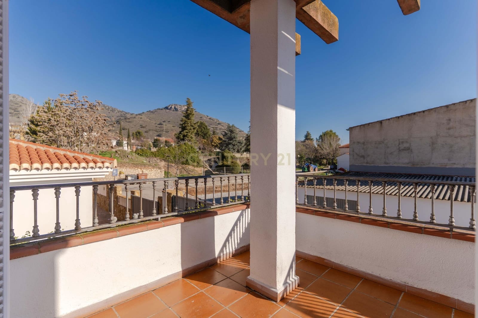Chalet de 5 habitaciones en Illora en venta con piscina garaje - 260.000 € (Ref: 9487156)