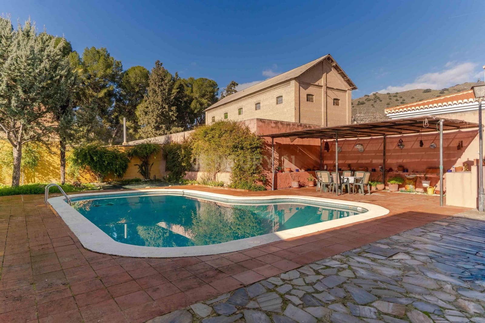 Chalet de 5 habitaciones en Illora en venta con piscina garaje - 260.000 € (Ref: 9487156)