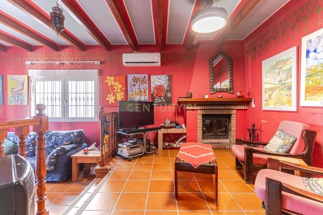 Chalet de 5 habitaciones en Illora en venta con piscina garaje - 260.000 € (Ref: 9487156)