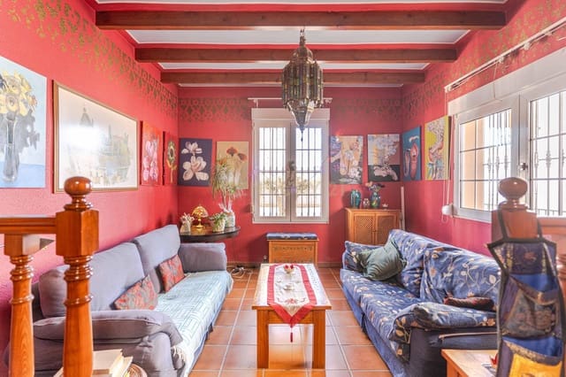 Chalet de 5 habitaciones en Illora en venta con piscina garaje - 260.000 € (Ref: 9487156)