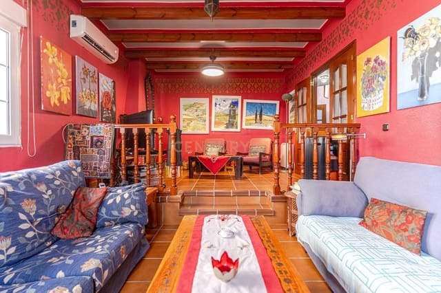 Chalet de 5 habitaciones en Illora en venta con piscina garaje - 260.000 € (Ref: 9487156)