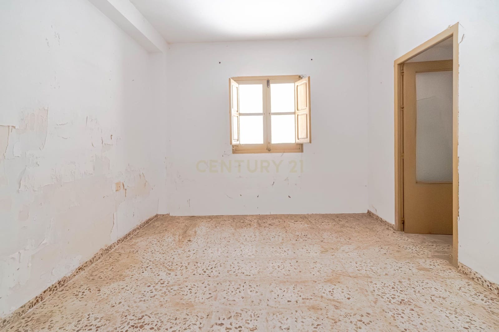 Casa de 3 habitaciones en Vélez de Benaudalla en venta - 75.000 € (Ref: 9495575)