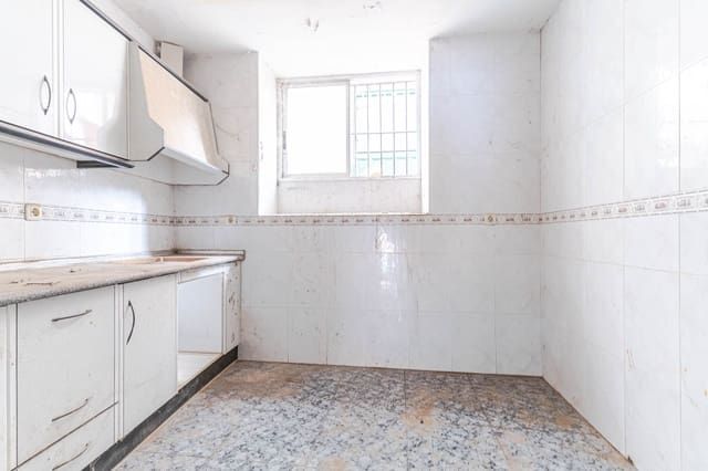 Casa de 3 habitaciones en Vélez de Benaudalla en venta - 75.000 € (Ref: 9495575)