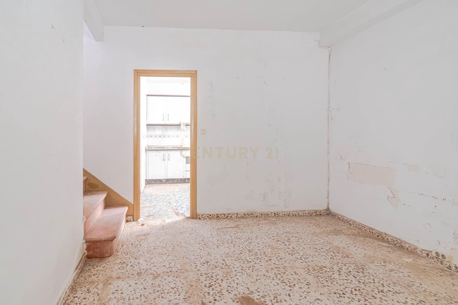 Casa de 3 habitaciones en Vélez de Benaudalla en venta - 75.000 € (Ref: 9495575)