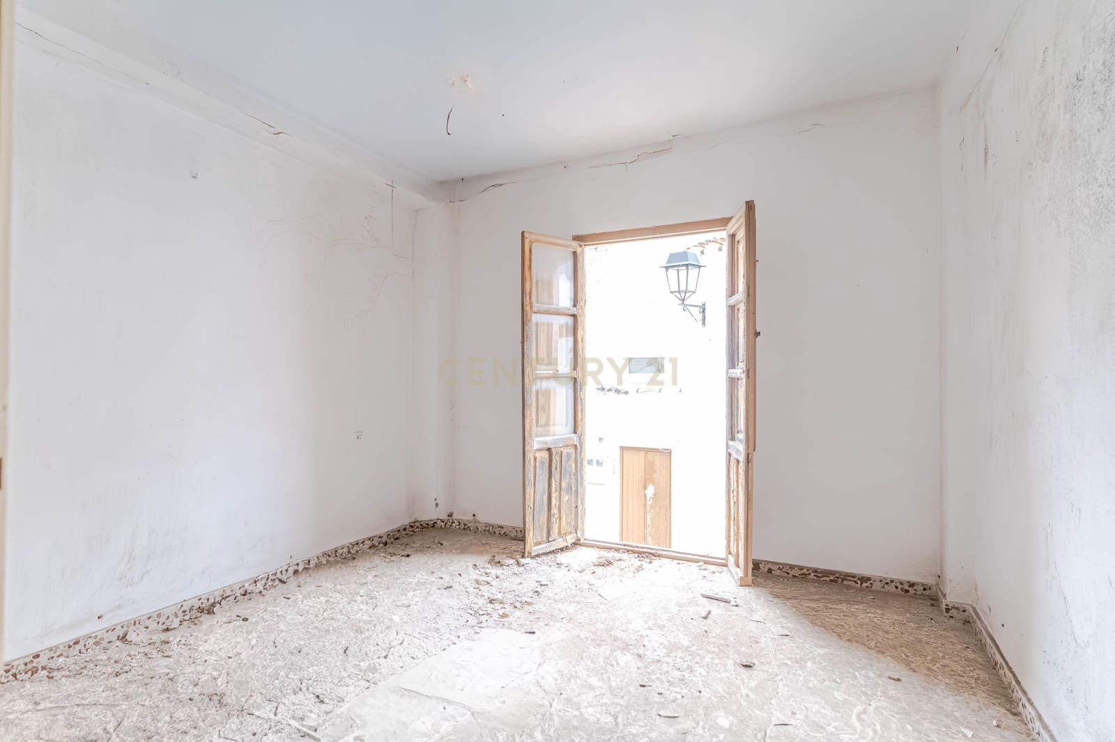 Casa de 3 habitaciones en Vélez de Benaudalla en venta - 75.000 € (Ref: 9495575)