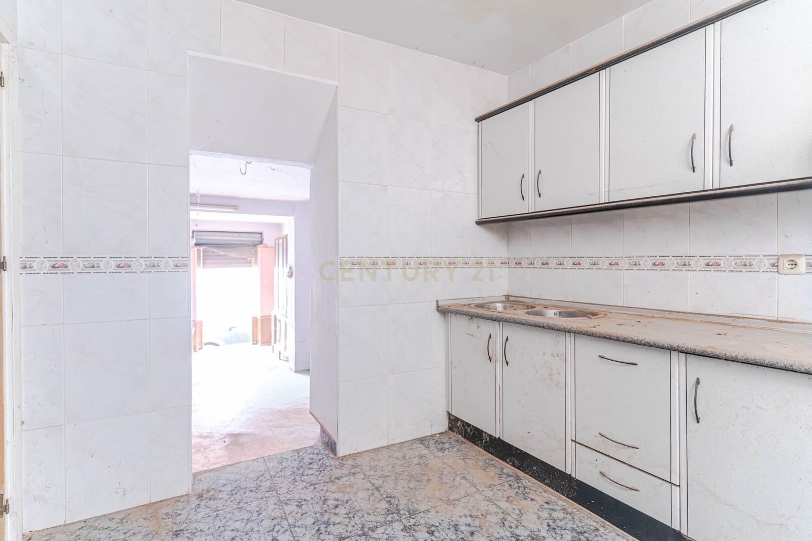 Casa de 3 habitaciones en Vélez de Benaudalla en venta - 75.000 € (Ref: 9495575)