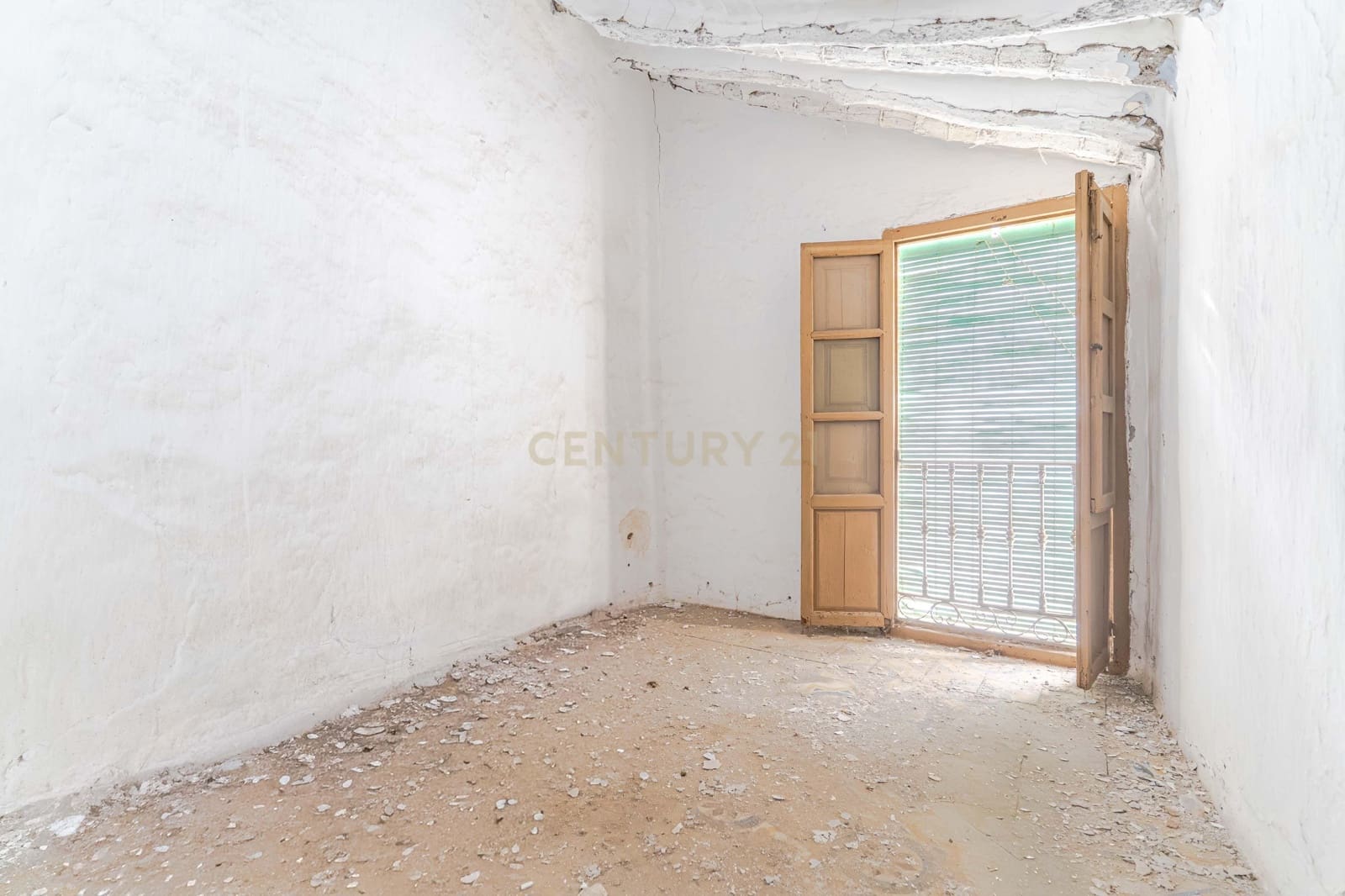 Casa de 3 habitaciones en Vélez de Benaudalla en venta - 75.000 € (Ref: 9495575)