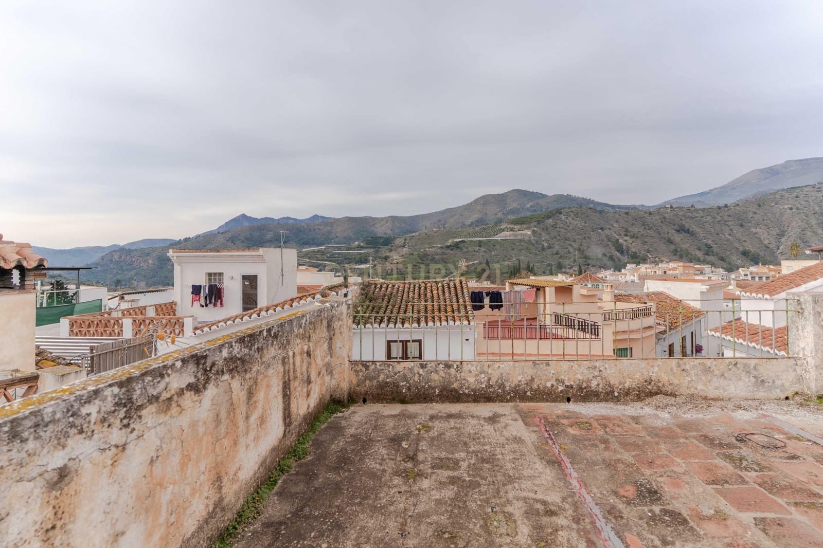 Casa de 3 habitaciones en Vélez de Benaudalla en venta - 75.000 € (Ref: 9495575)