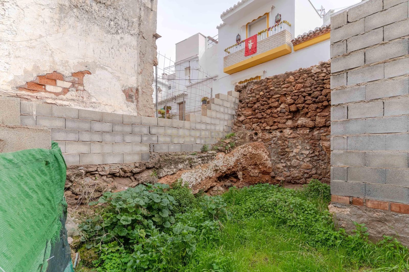 Casa de 3 habitaciones en Vélez de Benaudalla en venta - 75.000 € (Ref: 9495575)