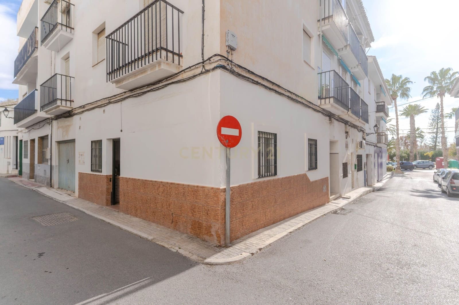 Commercial for sale in Salobrena - € 119,000 (Ref: 9500397)