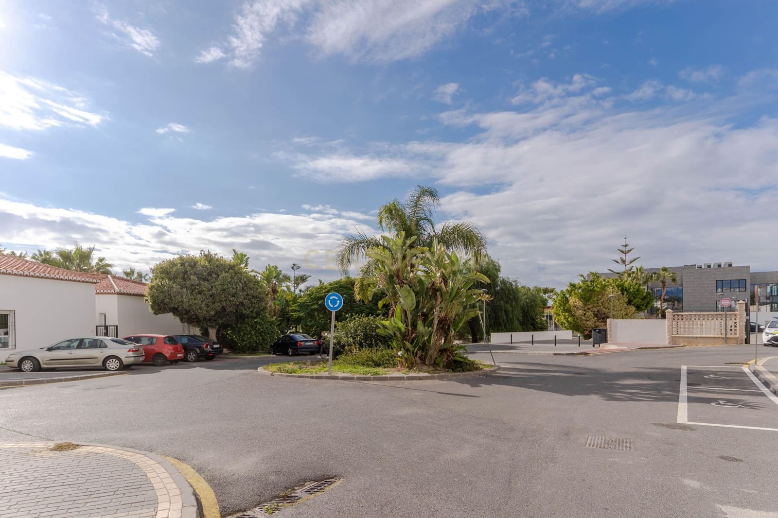 Commercial for sale in Salobrena - € 119,000 (Ref: 9500397)